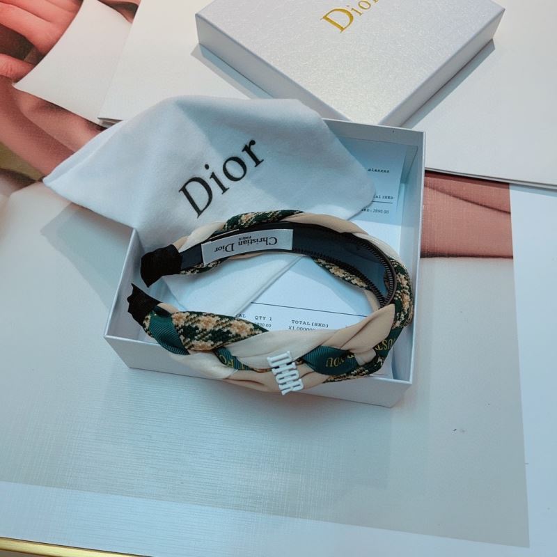 CHRISTIAN DIOR